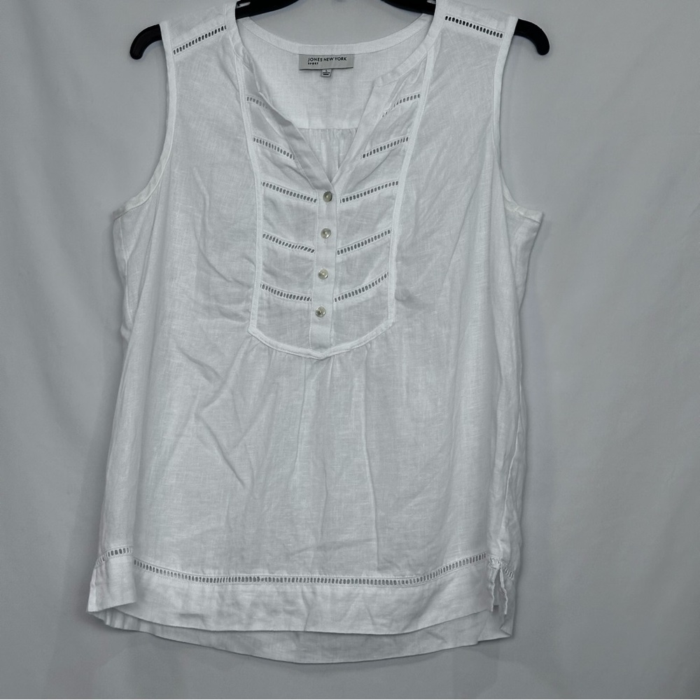 Jones New York White Sleeveless Tunic with Bib Collar and Pleats